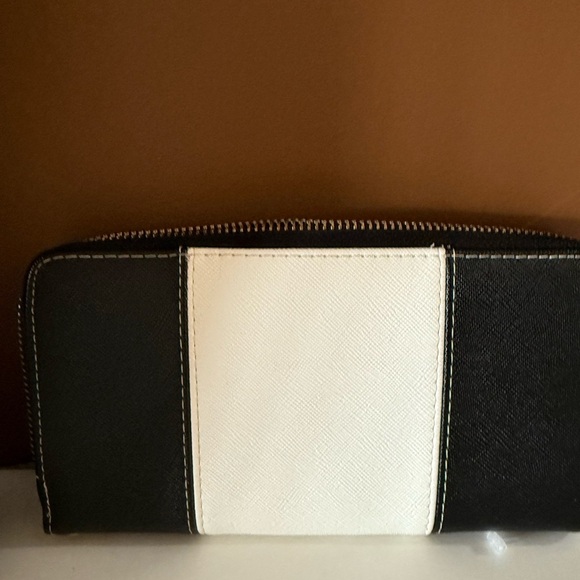 Michael Kors Jet Set Travel Center Stripe Wallet/Wristlet– Classic & Functional! - Picture 3 of 7